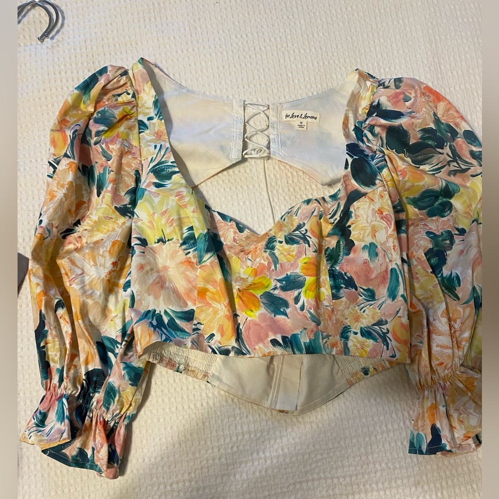 For love and lemons floral crop top